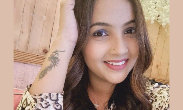 Aarohi Dike Wiki, Biography, Instagram, Movies and TV Shows, Hot Web Series, Age, Networth