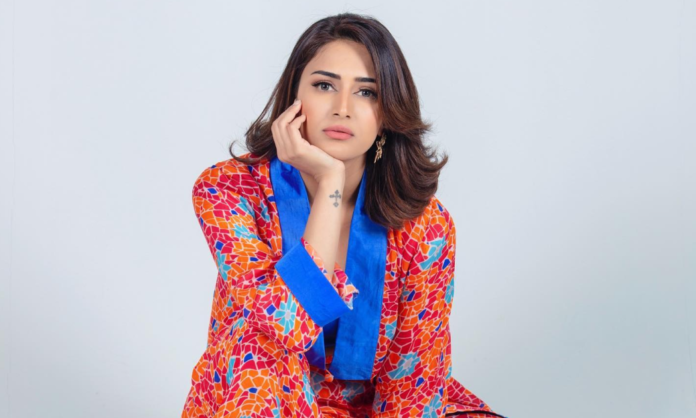 Erica Fernandes Wiki, Biography, Height, Figure, Instagram, Movies and TV Shows, Hot Web Series, Affairs, Age, Net Worth 